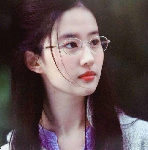 戴头套爆料娱乐圈的网红,娱乐圈网红背后的故事 第1张 戴头套爆料娱乐圈的网红,娱乐圈网红背后的故事 第1张