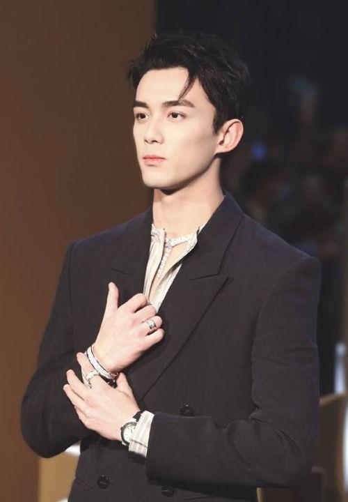 吴磊和露思最新的爆料,揭秘幕后故事与情感纠葛  第1张